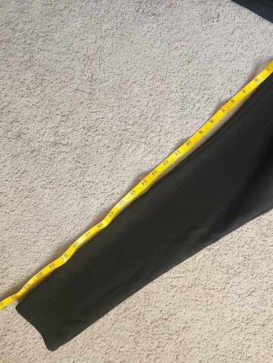 JNY Jones New York Tummy Control High Waist Solid Black Capri Leggings Size S - Picture 7 of 8